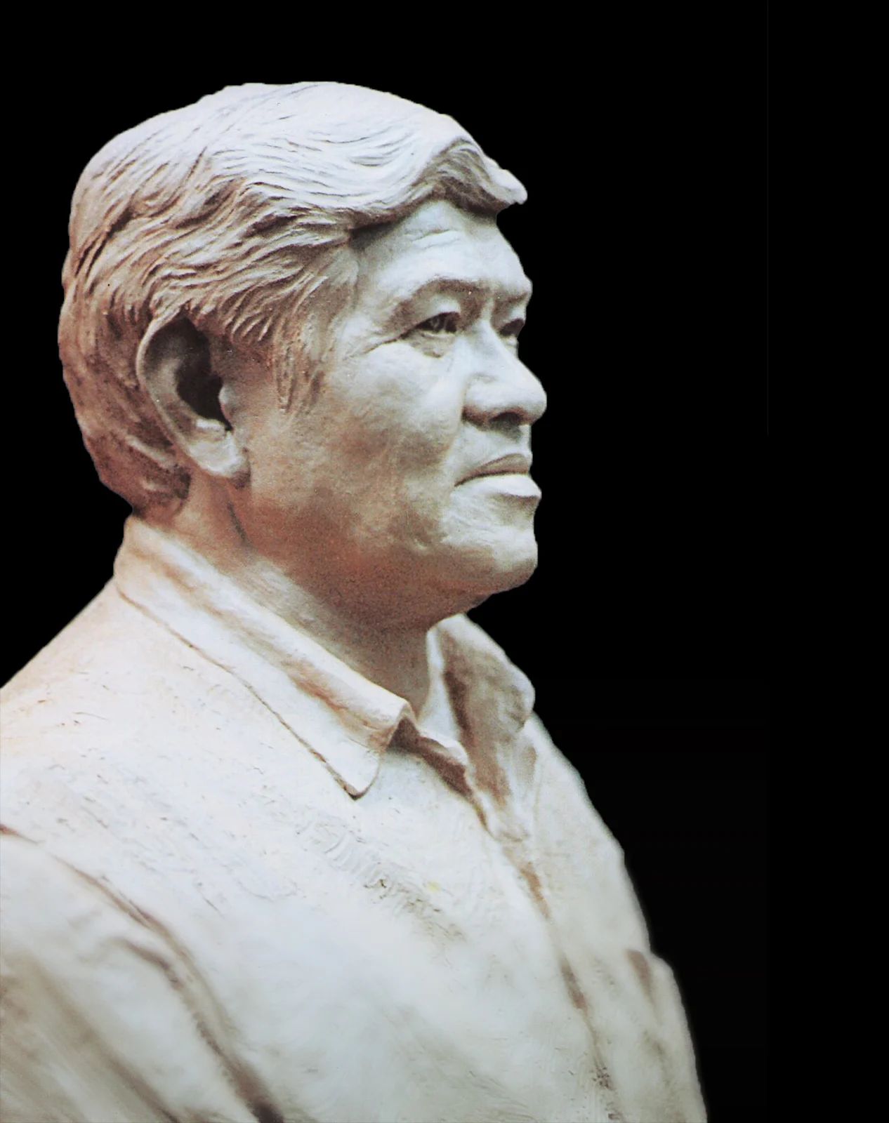 Bronze portrait bust by Chern Lian Shan, in profile